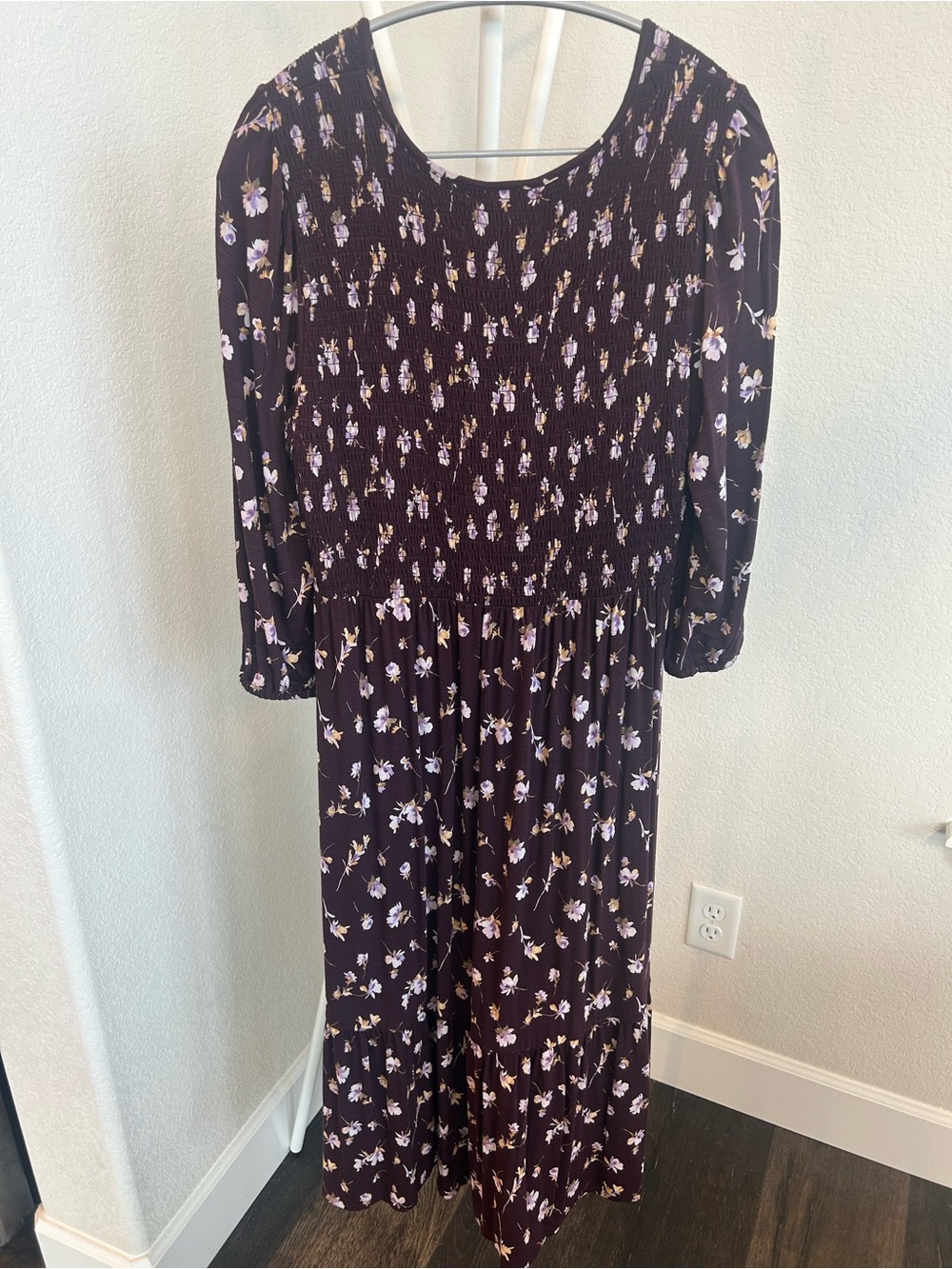 J Jill Women's Floral Smocked Midi Dress in Deep Plum, small petite - Picture 2 of 7